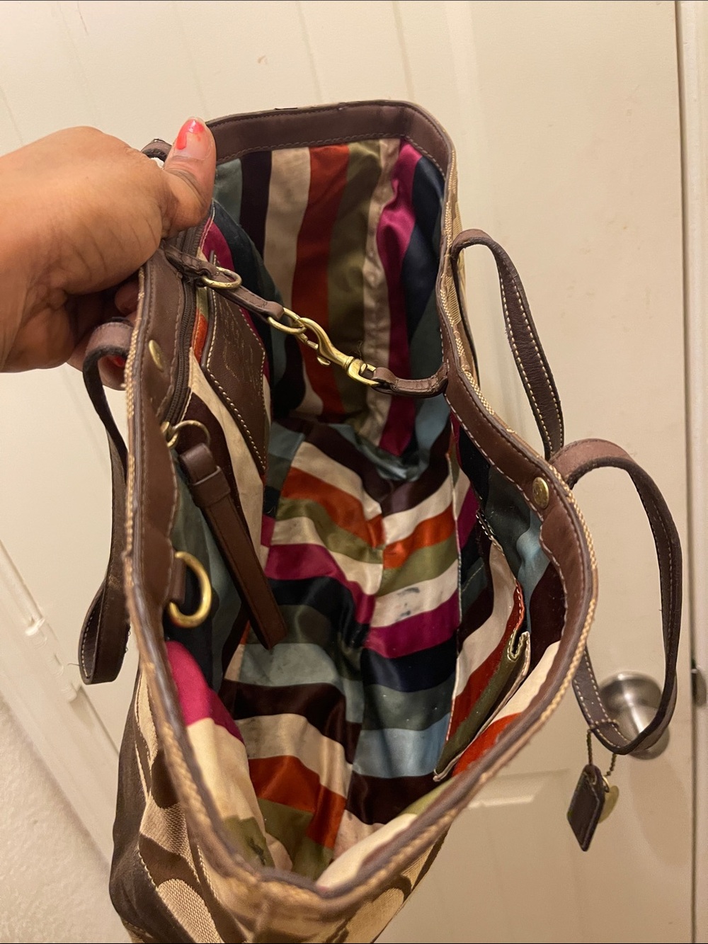 Coach, please check all picture of condition - Picture 13 of 17